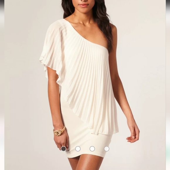 Staring at Stars Dresses & Skirts - Bodycon Dress with Pleated One Shoulder, off white color. Size small